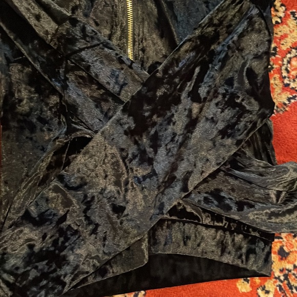 Black Fabletics hooded zip up jacket - Picture 4 of 4